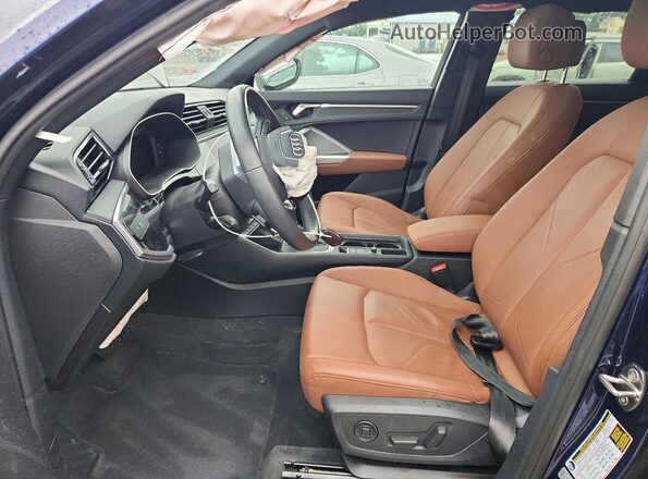 WA1EECF30N1054453 2022 AUDI Q3 Синий Вид салона спереди