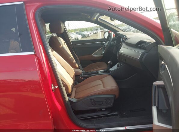WA1EECF31L1007915 2020 AUDI Q3 Красный Вид салона спереди