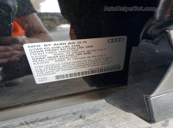 WA1EECF31S1086596 2025 AUDI Q3 Black Вид підкапотного простору
