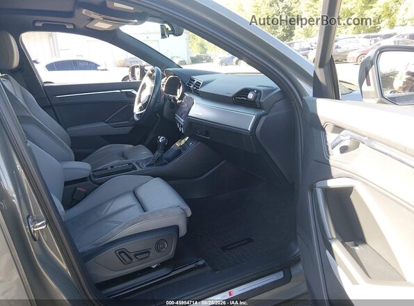 WA1EECF32N1039128 2022 AUDI Q3 Зеленый Вид салона спереди