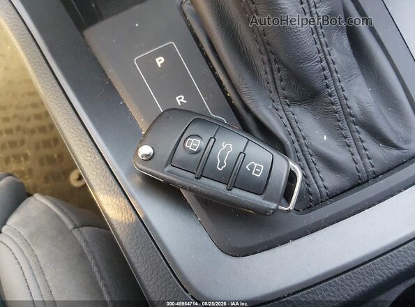 WA1EECF32N1039128 2022 AUDI Q3 Зеленый Вид панели приборов