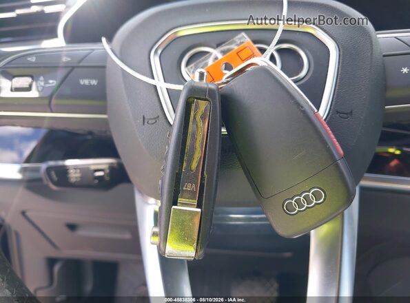 WA1EECF33M1129225 2021 AUDI Q3 Blue Առջևի վահանակի տեսք