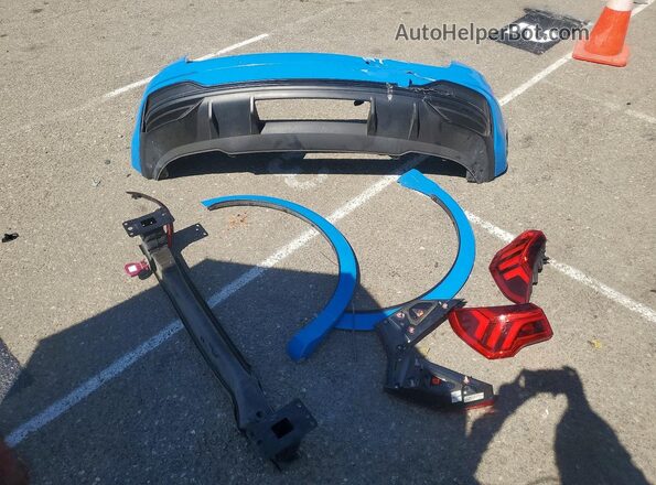 WA1EECF34K1074457 2019 AUDI Q3 Blue Engine compartment view