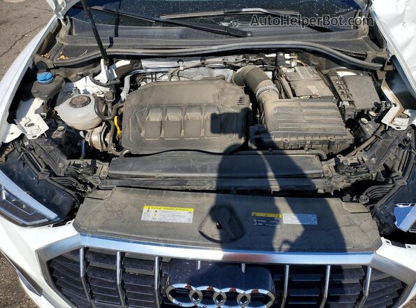 WA1EECF34L1125232 2020 AUDI Q3 White Вид підкапотного простору