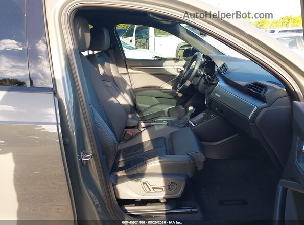 WA1EECF34P1144515 2023 AUDI Q3 Silver Front interior view