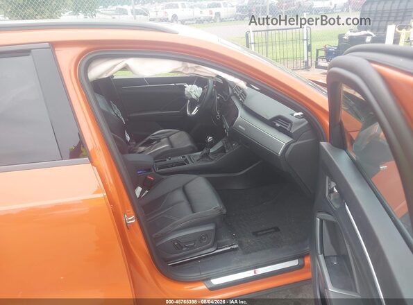 WA1EECF35N1148960 2022 AUDI Q3 Orange Вид салону спереду