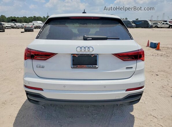 WA1EECF35R1041557 2024 AUDI Q3 White Rear view