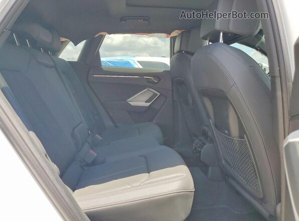 WA1EECF35R1041557 2024 AUDI Q3 White Rear interior view