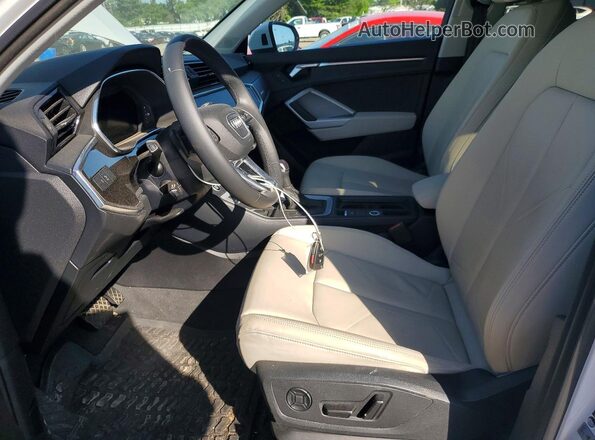 WA1EECF36P1083183 2023 AUDI Q3 White Front interior view
