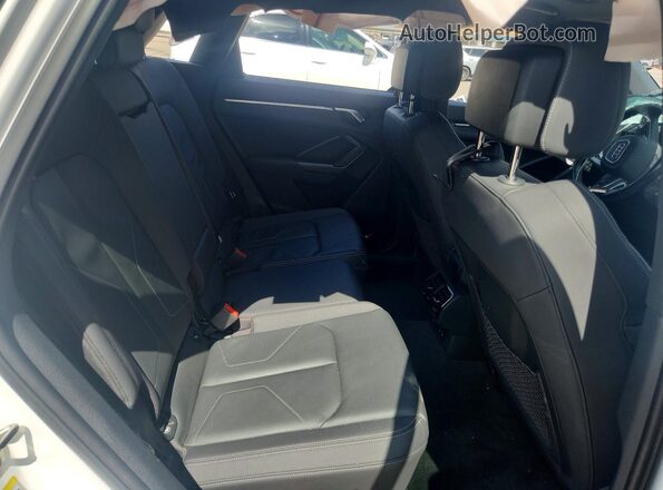 WA1EECF37M1069644 2021 AUDI Q3 White Vista interior trasera