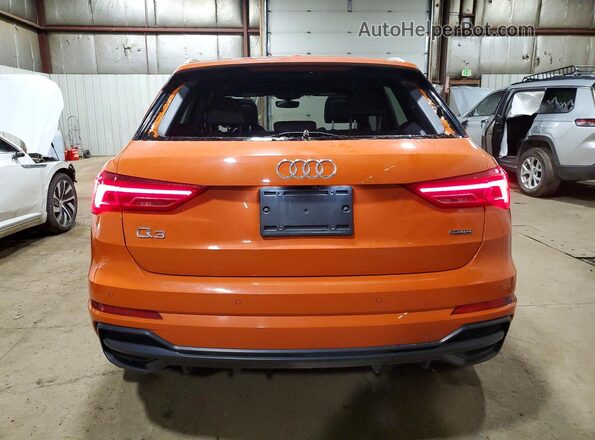 WA1EECF38K1087034 2019 AUDI Q3 Оранжевый Вид сзади