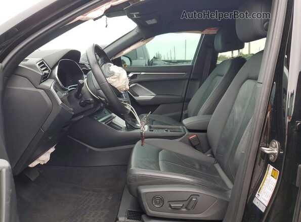 WA1EECF38M1048737 2021 AUDI Q3 Black Widok wnętrza z przodu