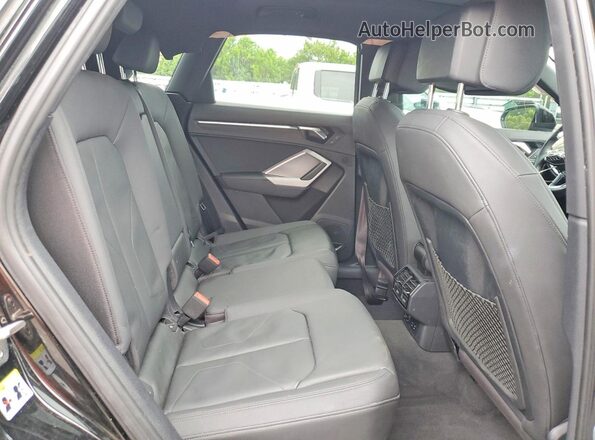 WA1EECF38M1048737 2021 AUDI Q3 Black Widok wnętrza z tyłu