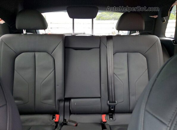 WA1EECF38M1048737 2021 AUDI Q3 Black Widok tylnych siedzeń