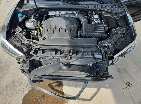 WA1EECF38S1084019 2025 AUDI Q3 Black Vista del compartimento del motor
