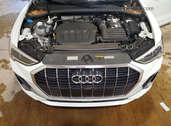 WA1EECF39R1132217 2024 AUDI Q3 White Widok wnętrza z tyłu