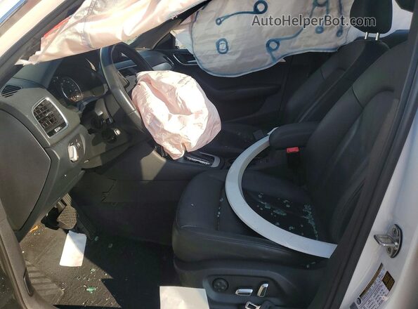 WA1EFCFS0GR020148 2016 AUDI Q3 White Widok wnętrza z przodu