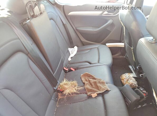 WA1EFCFS0GR020148 2016 AUDI Q3 White Widok wnętrza z tyłu