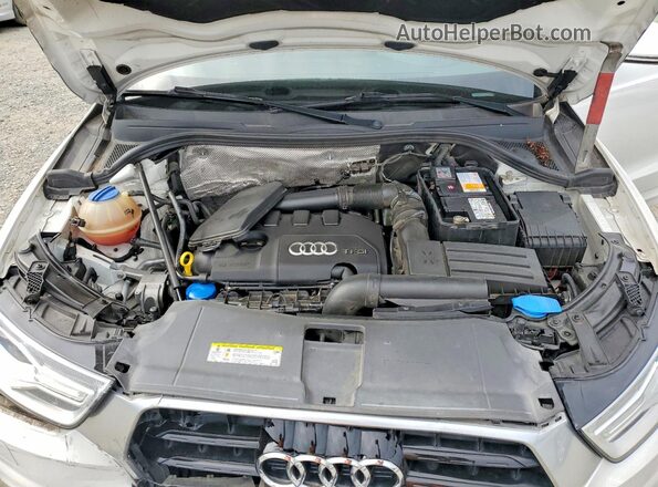 WA1EFCFS2GR004386 2016 AUDI Q3 White Вид підкапотного простору