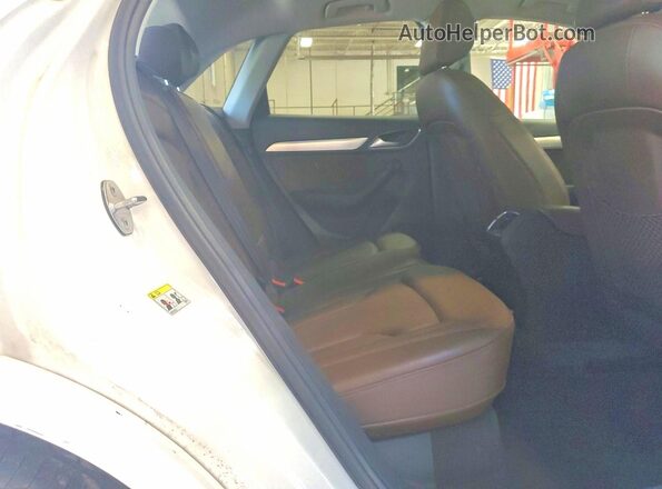 WA1EFCFS2GR020331 2016 AUDI Q3 White Սալոնի հետևի տեսք