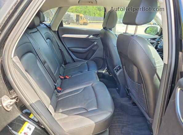 WA1EFCFS5GR000879 2016 AUDI Q3 Черный Вид задней части салона
