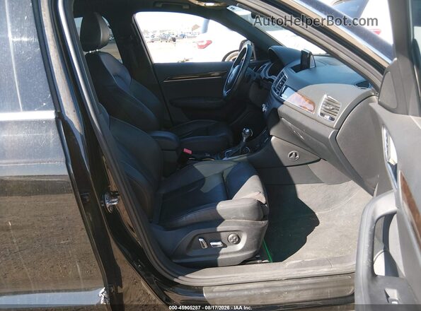 WA1EFCFS6GR019764 2016 AUDI Q3 Black წინა სალონის ხედი