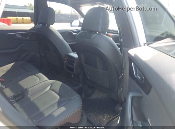 WA1EVAF10MD006287 2021 AUDI Q8 Silver Vista de la etiqueta del VIN