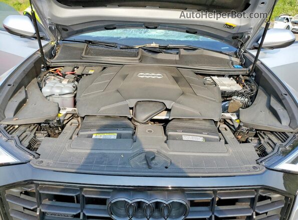 WA1EVAF11MD015628 2021 AUDI Q8 Silver Widok komory silnika