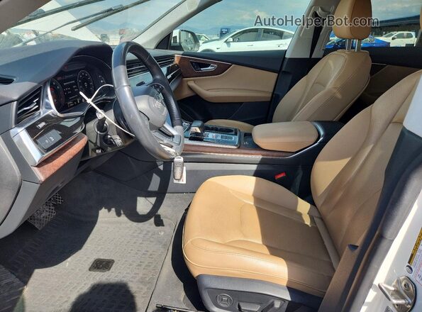 WA1EVAF14KD036700 2019 AUDI Q8 White Vista interior delantera
