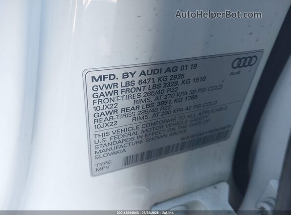 WA1EVAF17KD025979 2019 AUDI Q8 White Widok komory silnika