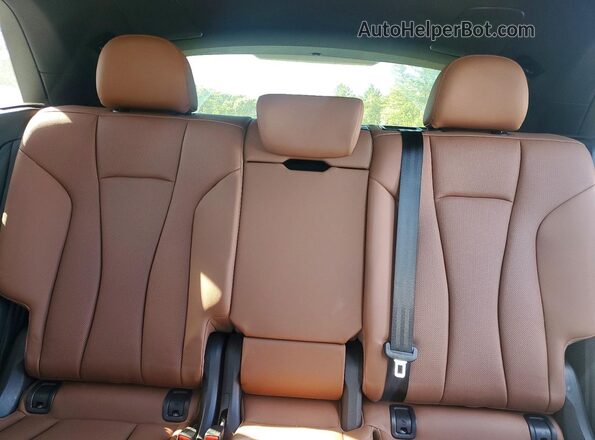WA1EVBF10SD037171 2025 AUDI Q8 White Vista de los asientos traseros