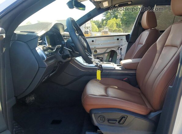WA1EVBF10SD037171 2025 AUDI Q8 White Vista interior delantera