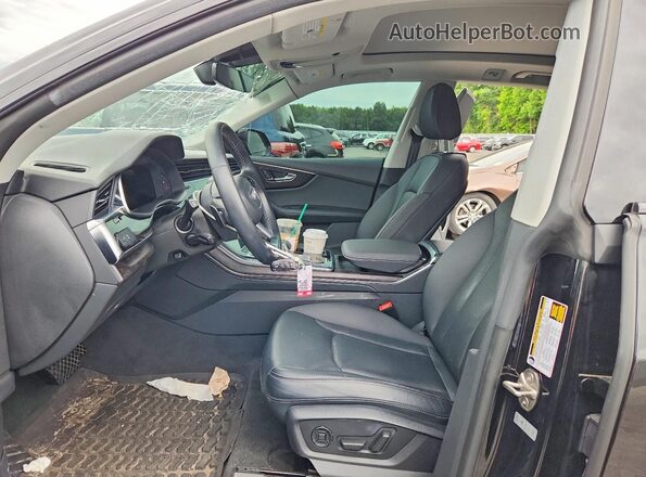 WA1EVBF11ND001235 2022 AUDI Q8 Black Вид салону спереду
