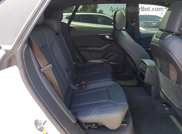 WA1EVBF12SD032764 2025 AUDI Q8 White Widok wnętrza z tyłu