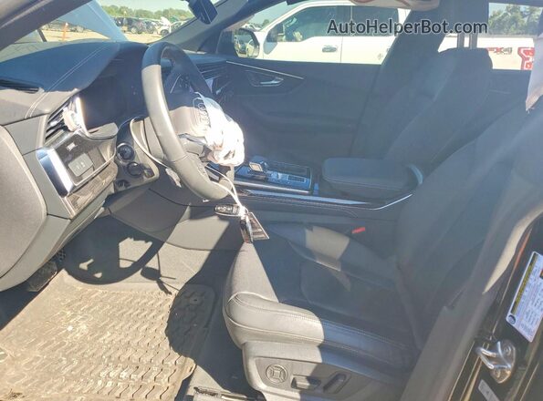 WA1EVBF17SD003714 2025 AUDI Q8 Black Front interior view