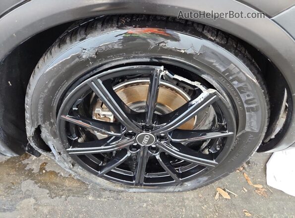 WA1F2AFY9N2081383 2022 AUDI Q5 Black 