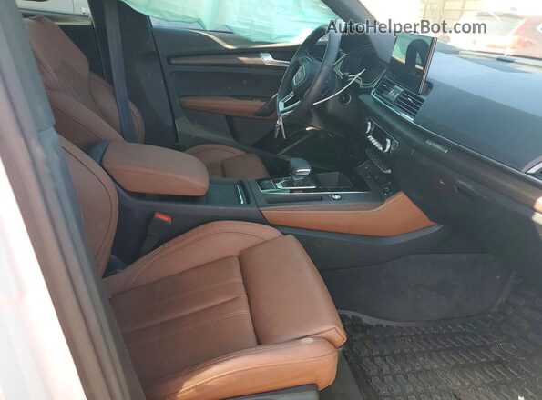 WA1FAAFY6R2018427 2024 AUDI Q5 White Widok wnętrza z przodu