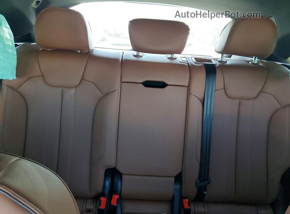 WA1FAAFY6R2018427 2024 AUDI Q5 White Widok tylnych siedzeń
