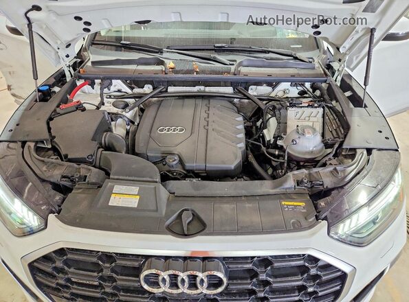 WA1FAAFY7P2182055 2023 AUDI Q5 White Вид підкапотного простору