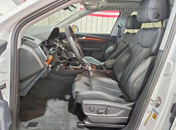 WA1FAAFY7P2182055 2023 AUDI Q5 White Вид салону спереду