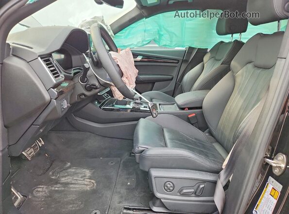 WA1FAAFY8M2085264 2021 AUDI Q5 Черный Вид салона спереди