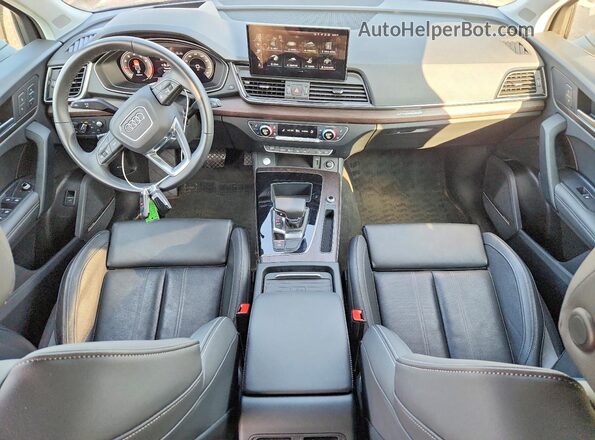 WA1FAAFY8P2115805 2023 AUDI Q5 Blue Vista del salpicadero