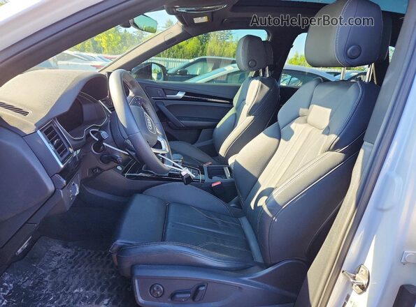 WA1FAAFY9N2023910 2022 AUDI Q5 Белый Вид салона спереди