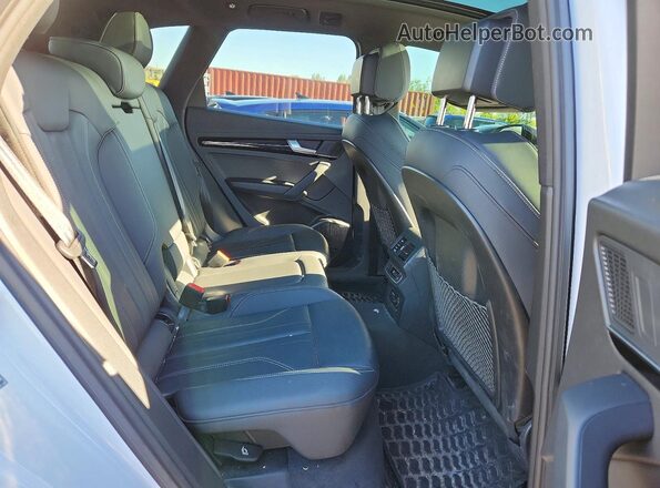 WA1FAAFY9N2023910 2022 AUDI Q5 Белый Вид задней части салона