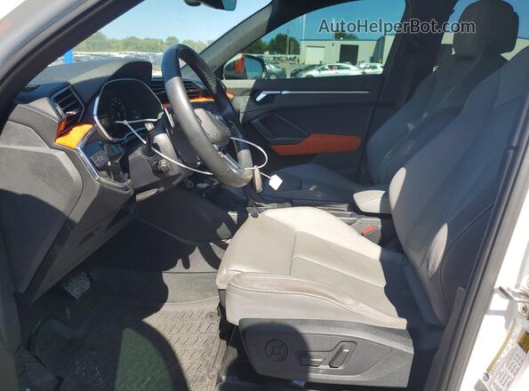 WA1FECF32L1011850 2020 AUDI Q3 White Սալոնի դիմացի տեսք