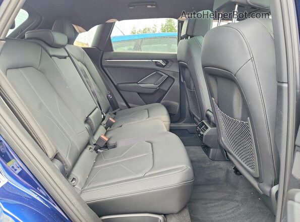 WA1FECF3XR1052011 2024 AUDI Q3 Синий Вид задней части салона