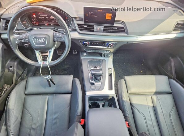 WA1FNAFY7J2198154 2018 AUDI Q5 Burgundy Առջևի վահանակի տեսք