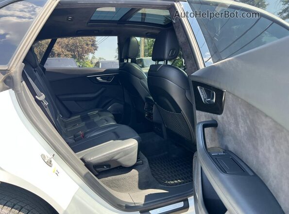 WA1FVAF14KD024065 2019 AUDI Q8 White Вид ззаду