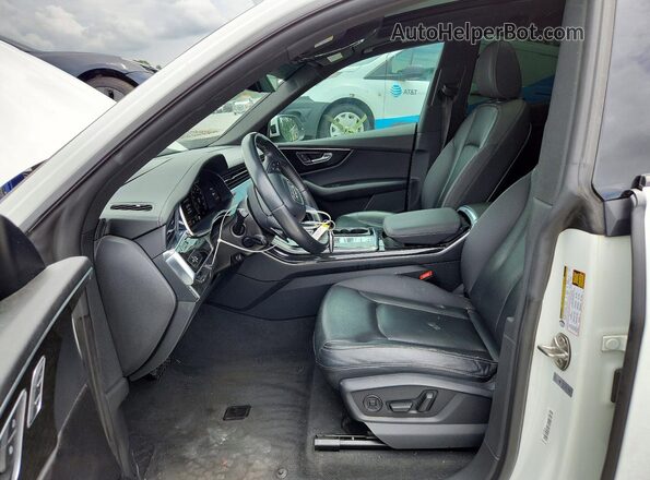 WA1FVBF12KD042523 2019 AUDI Q8 White Vista interior delantera