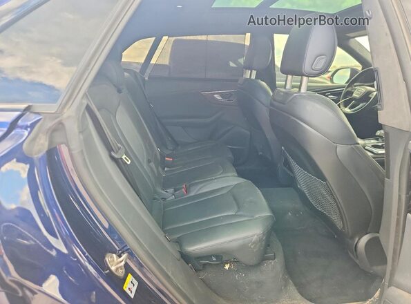 WA1FVBF13ND027789 2022 AUDI Q8 Blue Rear seats view